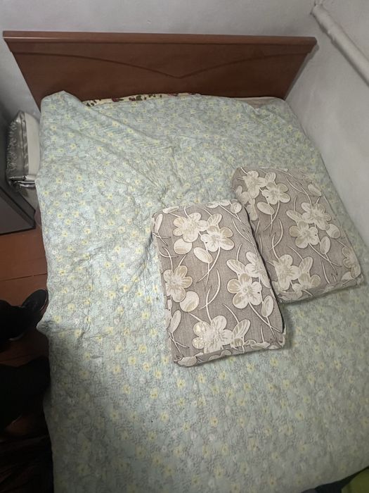 Продам двухспальную кровать