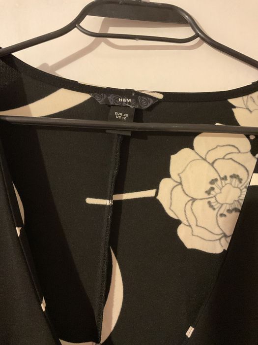 Рокля р. 42, H & M
