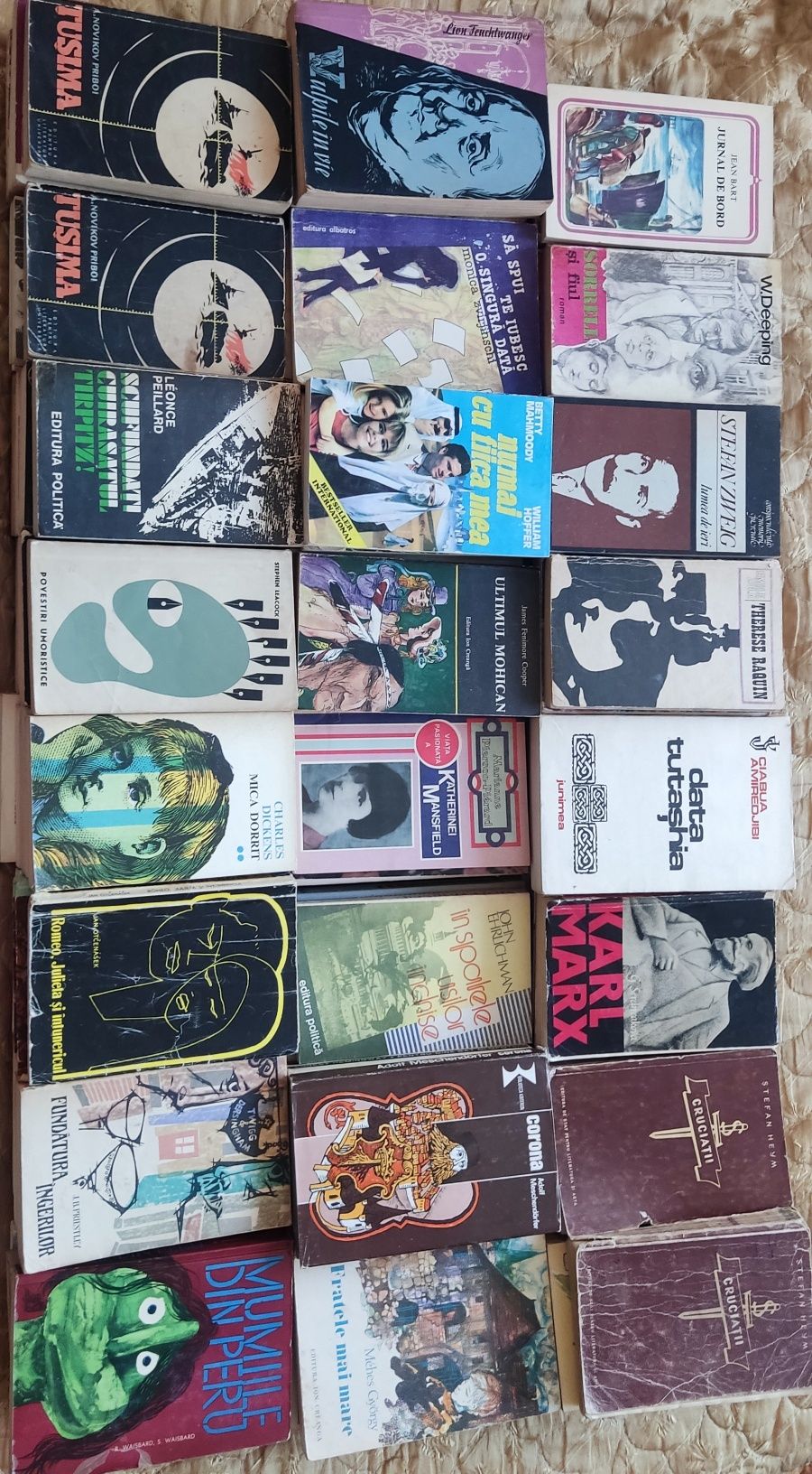 Vând colecție cărți vechi autori străini. Biblioteca veche