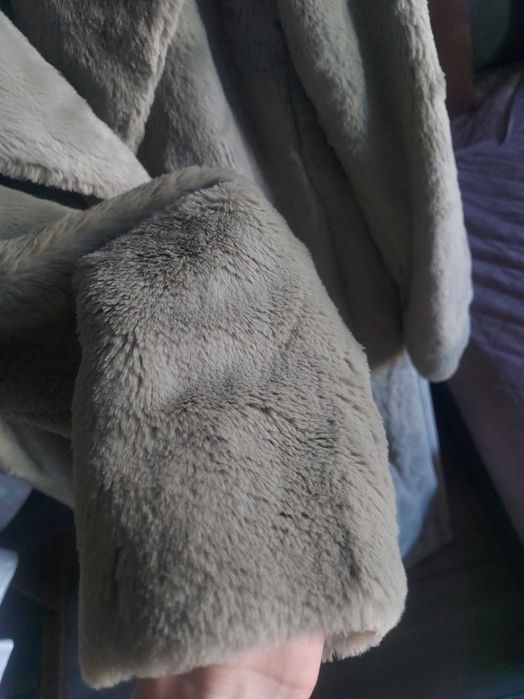 Haina blana artificiala h&m