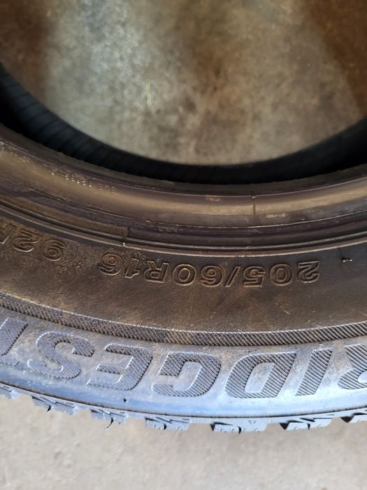 2 anvelope 205 60 R 16 Bridgestone iarna