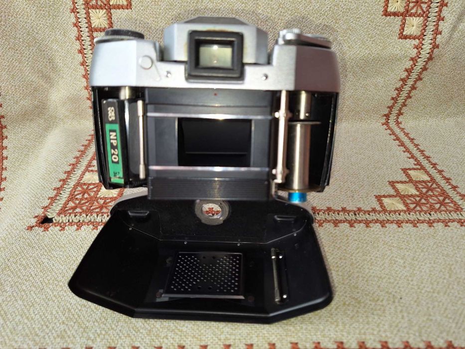 Aparat foto vechi EXA 1a IHAGEE DDR din DRESDA CU INEL MACRO