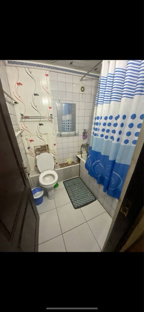 Срочно Продаю.  Чиланзар 2. 2/3/3 кирпич 2 х 4 балкон