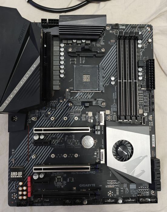 Placa de baza AORUS PRO x570