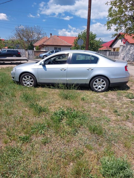 Vând Vw Passat B6 1.6 6 trepte
