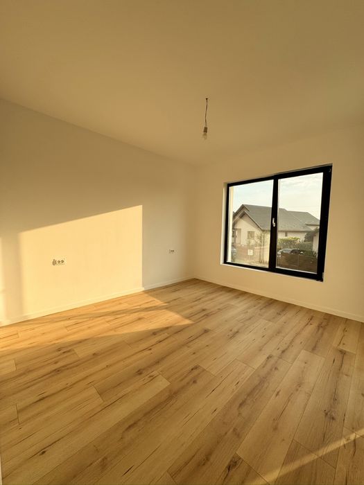 Proprietar/Miroslava/1km de lidl/132 mp utili/canalizare