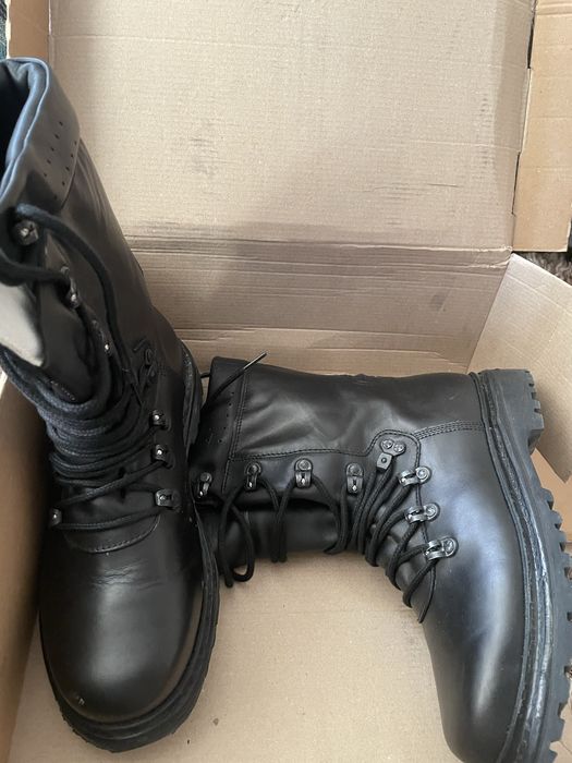 Bocanci si tinuta combat