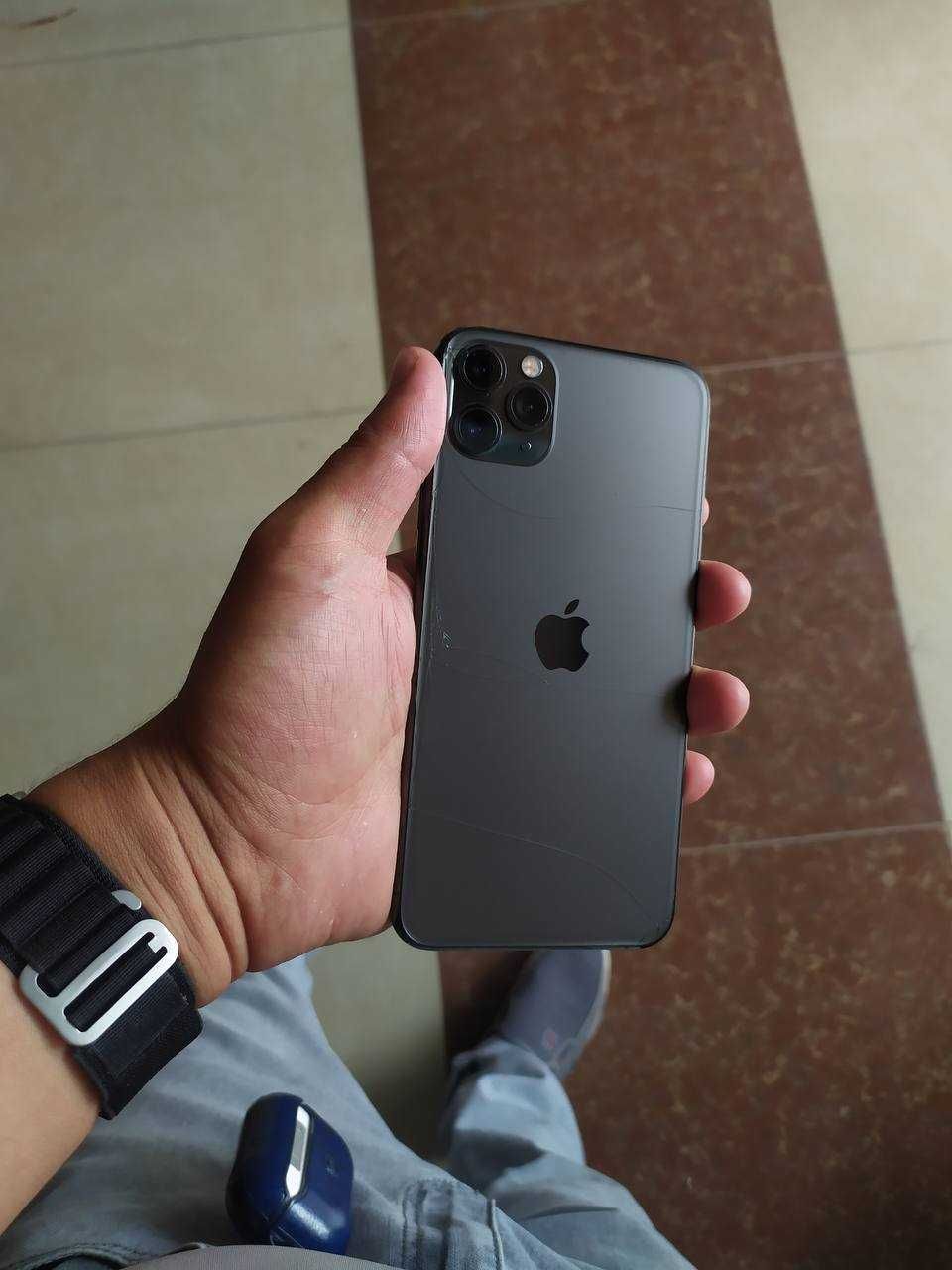 Iphone 11 pro max sroshniy