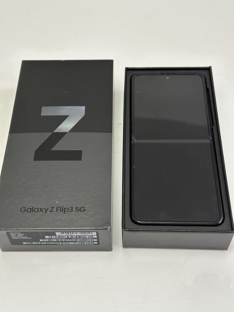 Samsung Galaxy Z Flip3, 8GB RAM, 128GB, 5G, BLACK - Impecabil