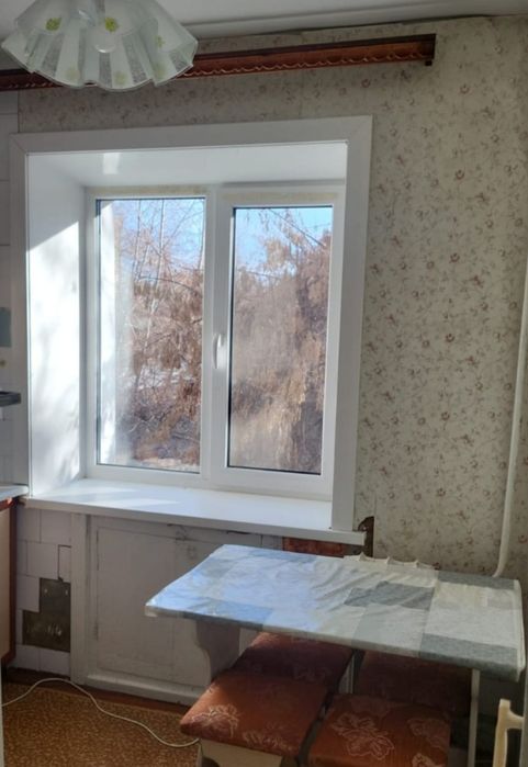 Продам 2к квартиру 2/5 р-н кафе мороженое по жабаева.