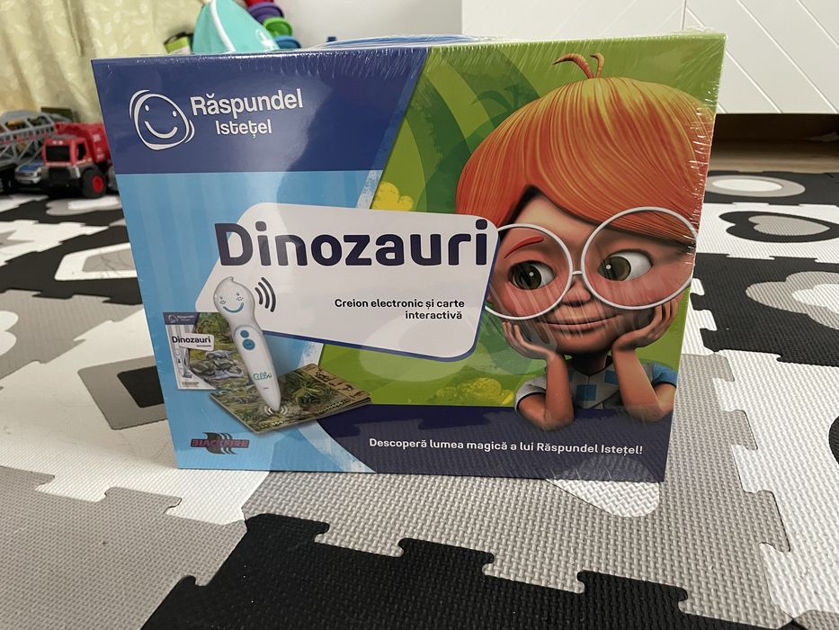 Răspundel Istețel nou , creion împreună  cu cartea dinozauri