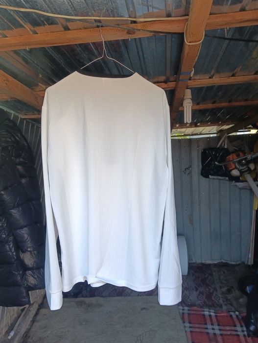 Vând bluza nouă xl model nou