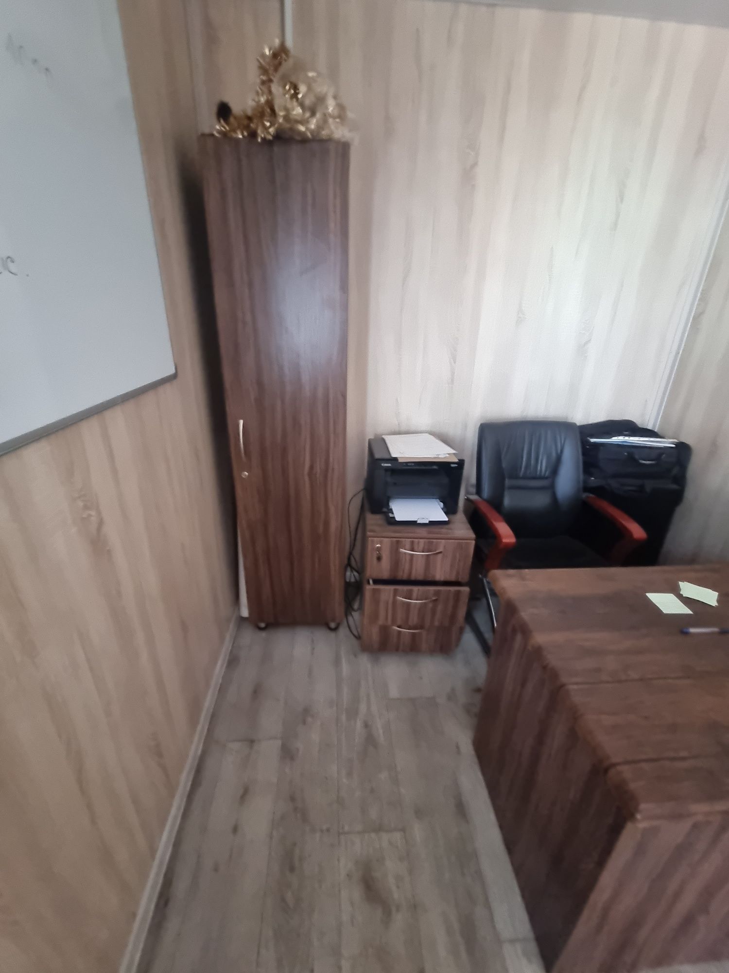 Шкафы и тумбочки