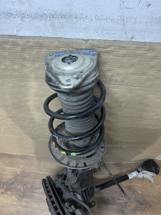 Fuzeta dreapta fata Peugeot 5008 II 1.5 Hdi an 2017-2024 completa