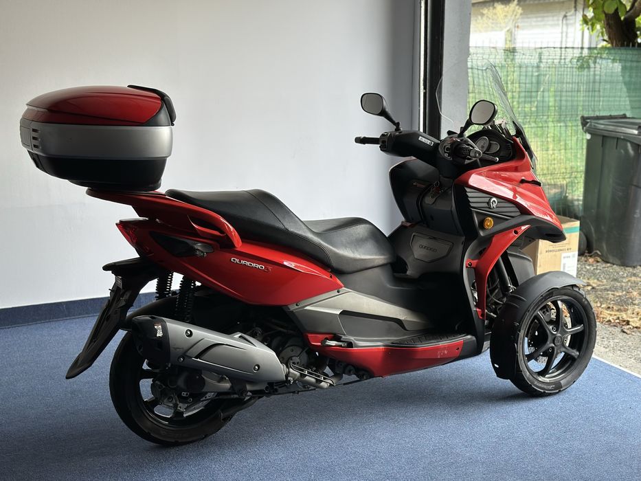 Quadro3 • Se conduce cu permis categoria B •