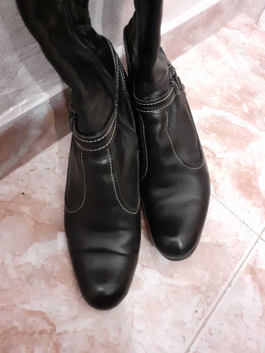 Елегантни черни ботуши
