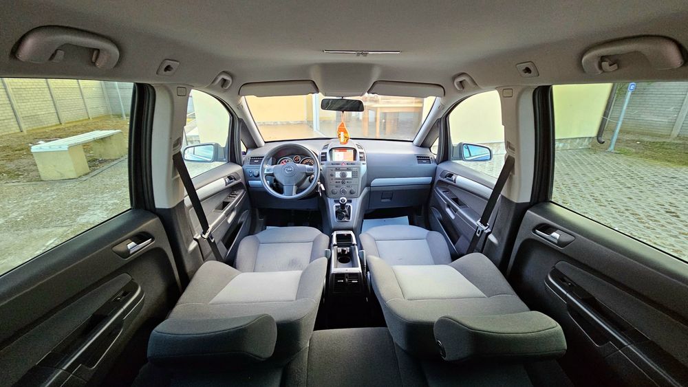 Opel Zafira Facelift  [Navigatie ,Bi Xenon, Scaune Încalzite ]
