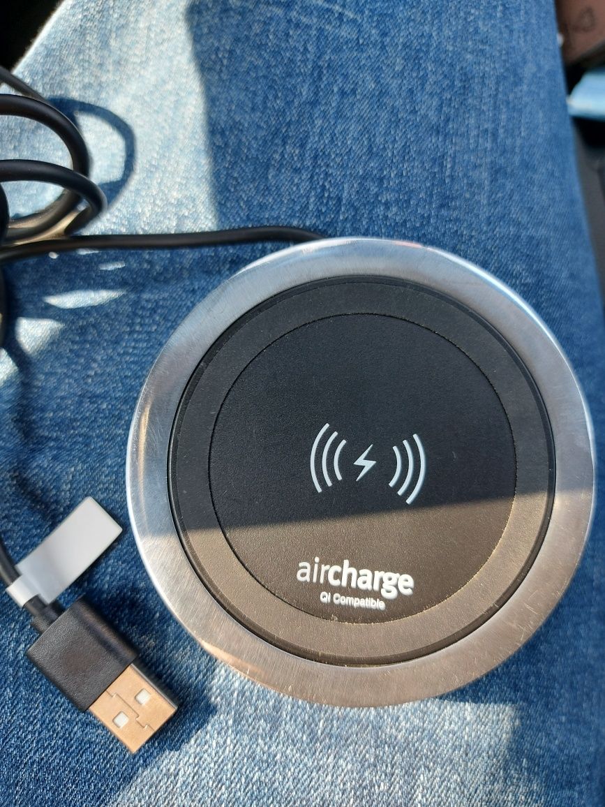 Încărcător universal aircharge wireless.