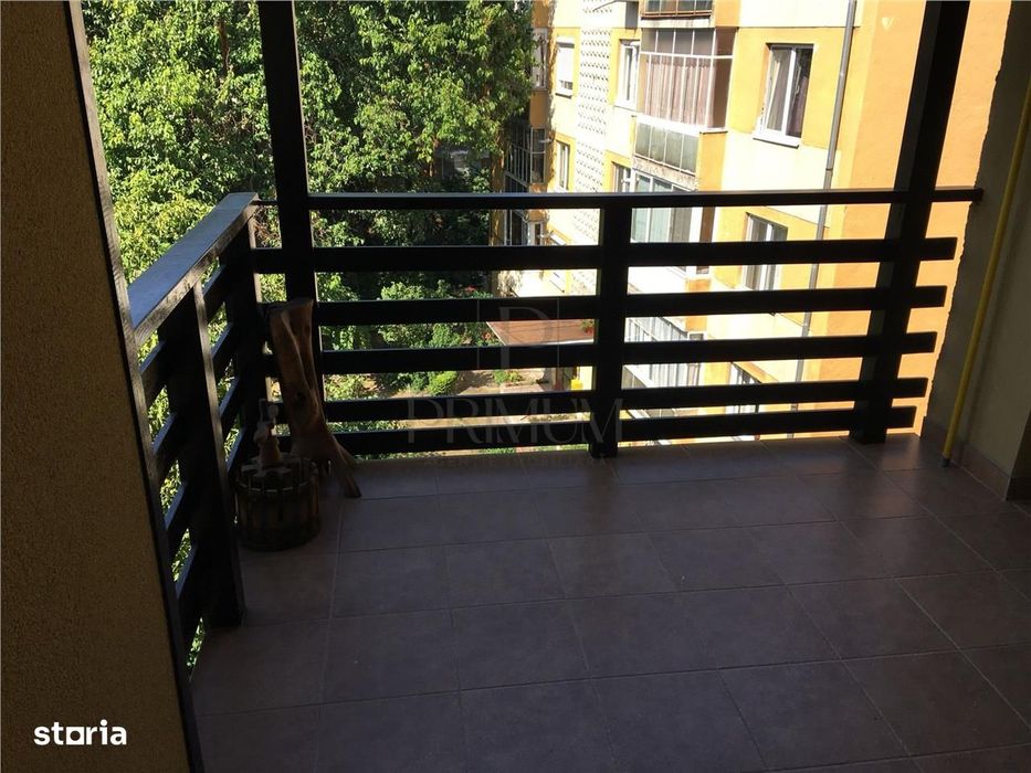 Medicina - Etaj 2 - Cladire Istorica - 3 Camere - 1 Balcon - 1 Terasa