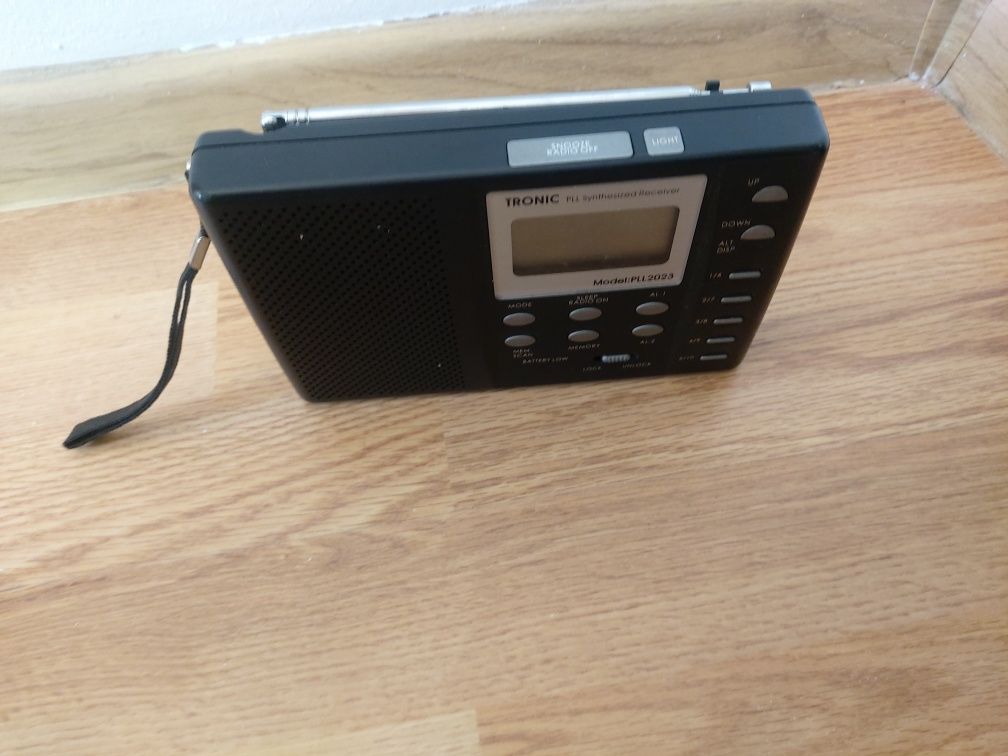 Radio Tronic Model PLL2023 - MW/SW/FM/LW