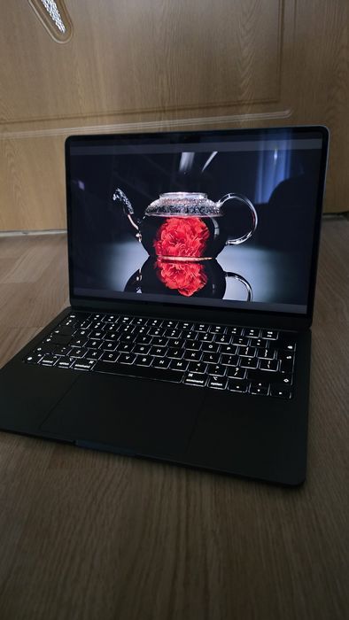 MacBook Air M3 13" 100% baterie 8GB 256GB