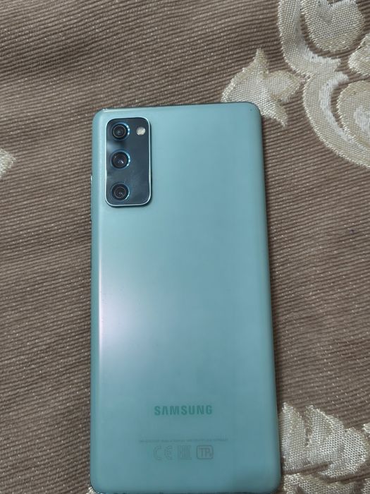 Samsung Galaxy S20Fe в мятном цвете, с памятью 128/8