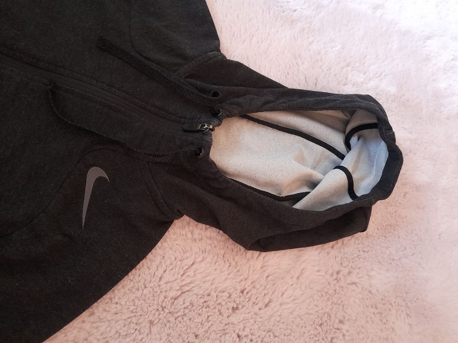 Nike dri fit мъжки Суичър S размер.