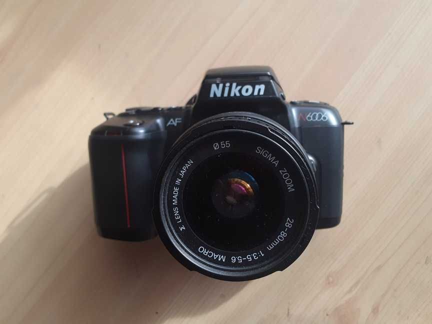 Отлично запазен фотоапарат Nikon N6006 AF SLR 35mm Film Camera