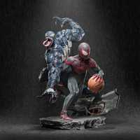 Figurina 3D din Rășină - Spiderman vs Venom - Detalii Uluitoare