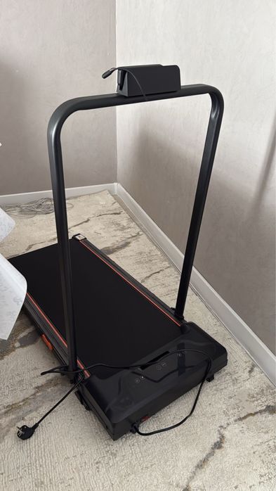 Беговая дорожка почти новая