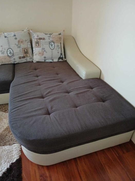 Голям диван за хол