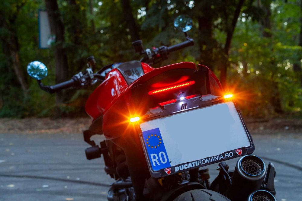 Ducati Monster Plus 937