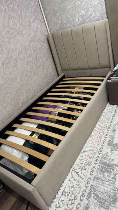 Продам кровать 2м на 90см