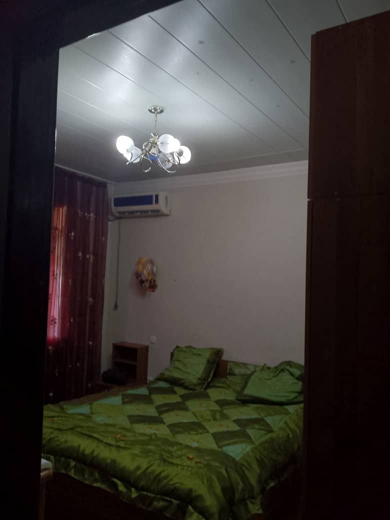 Продаётся 4 ком. квартира, 77 серия, 4 этаж 4 эт.дома. Паркент. базар.