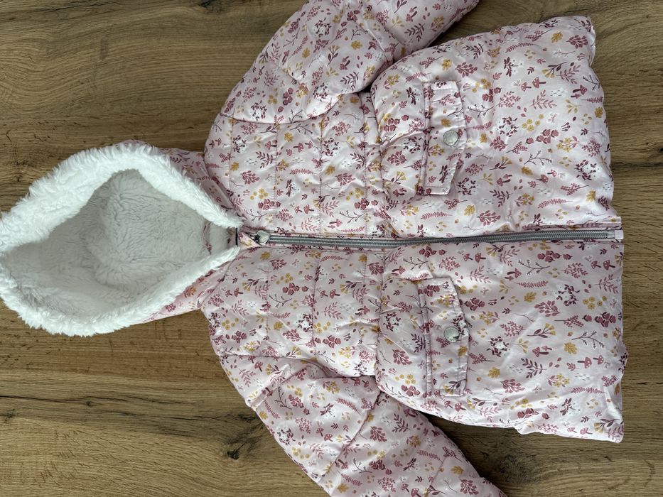 Gheaca fetita marime 92 C&A