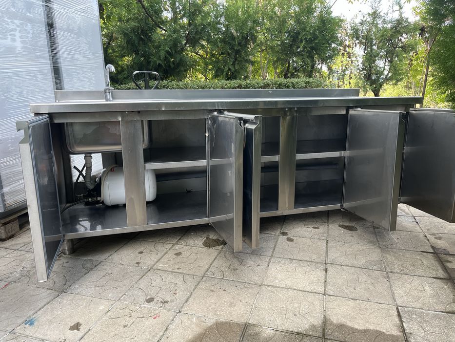 Работна маса неръждавейка