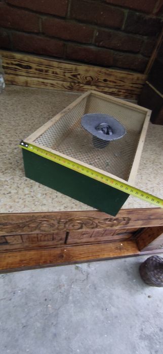 Vând ciururi și colivi