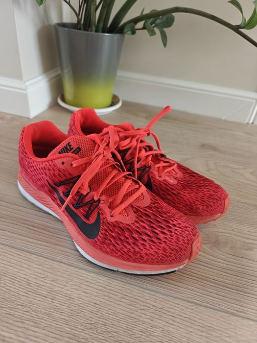 Маратонки Nike, New Balance