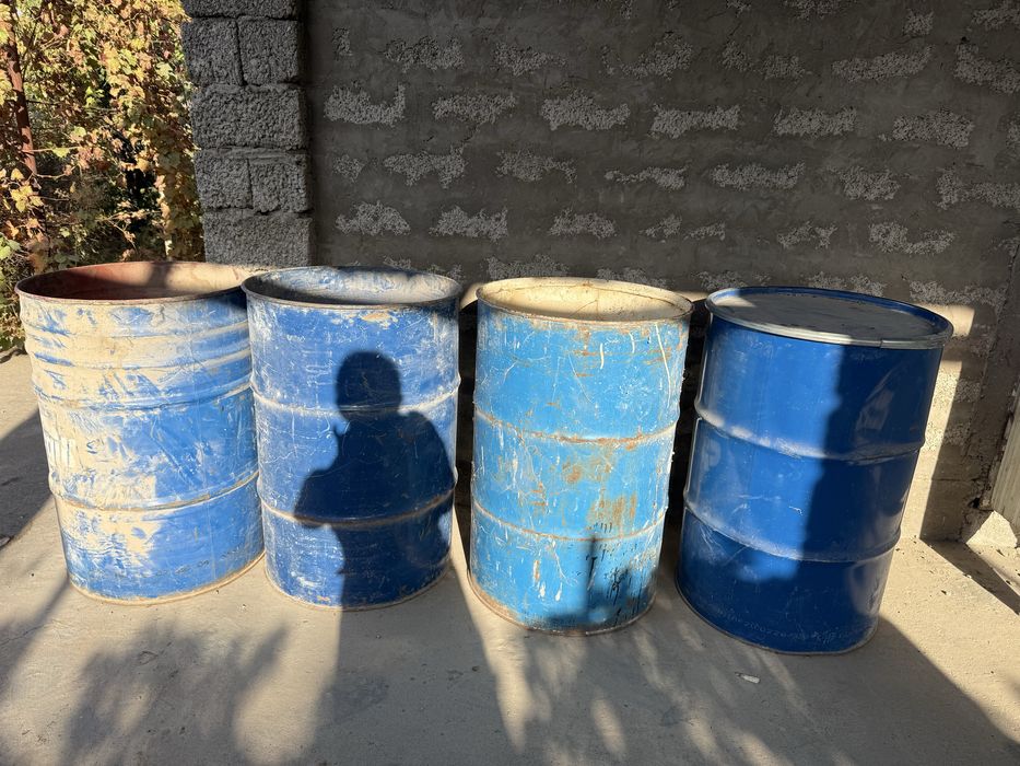 Бочки продам 200литров