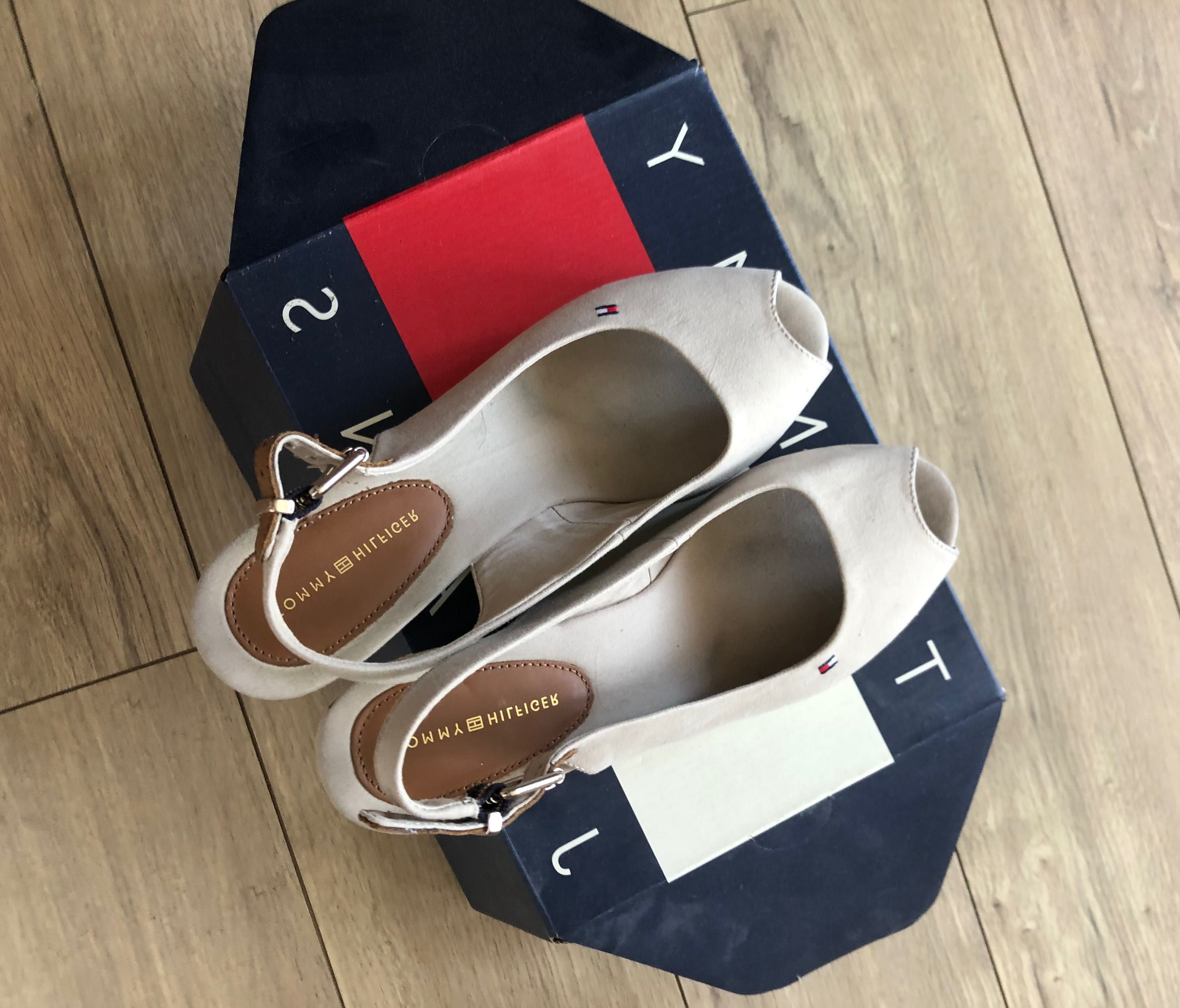 ,Tommy Hilfiger размер 38