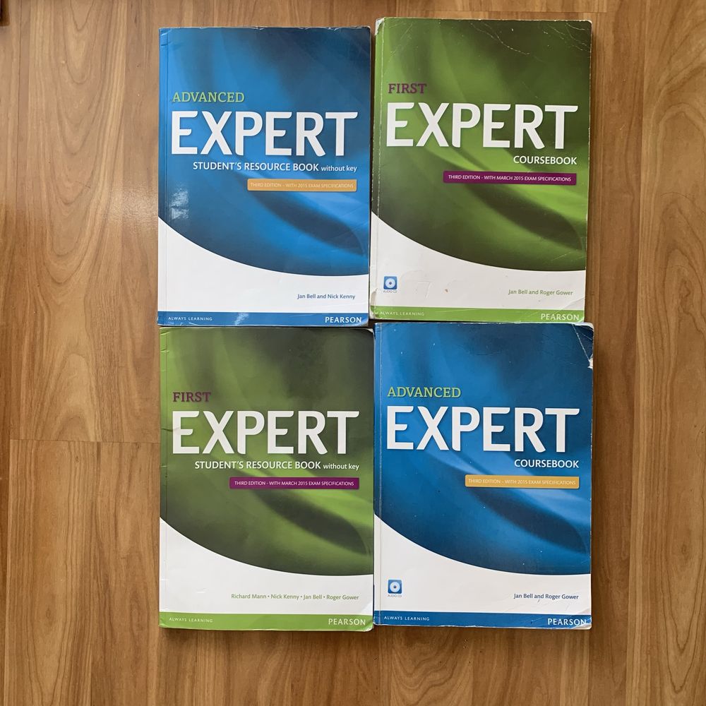 Учебници по английски език First Expert с дискове