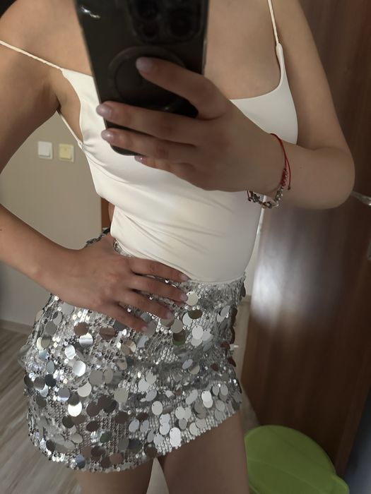 Сребриста пола с паети