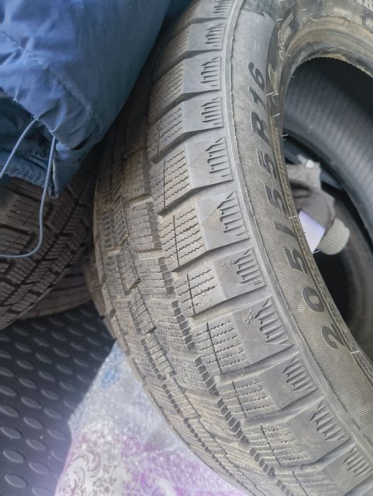 Шины зимние в отличном