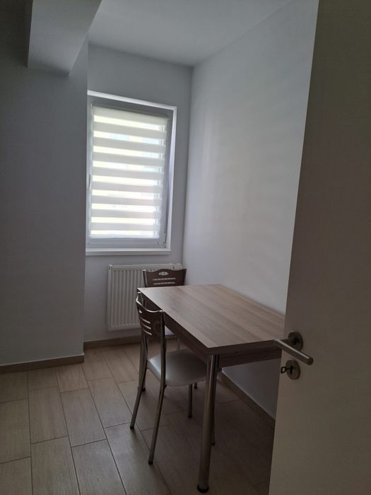 Proprietar,închiriez ap 2 camere ,zona Coresi , pret 450 euro