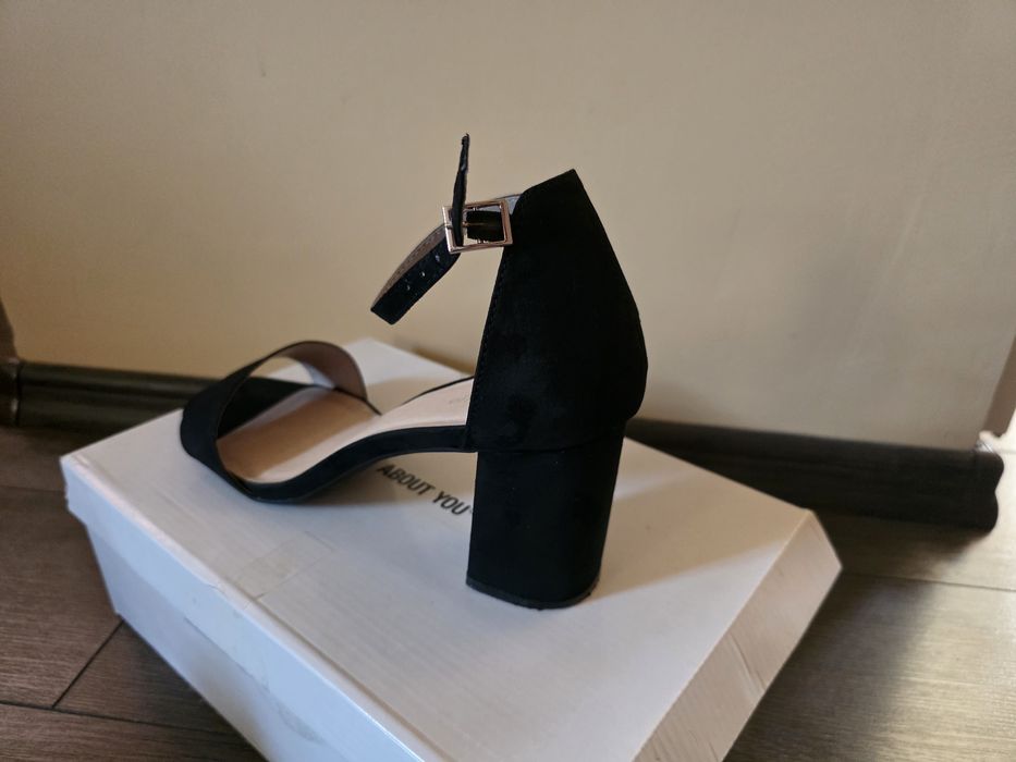 Sandale negre cu toc ABOUT YOU