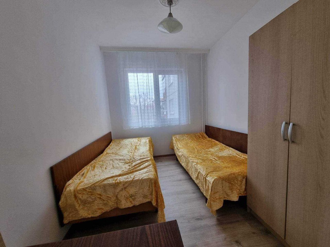 Дава се под наем Двустаен апартамент в Пловдив, Кючук Париж - 60 кв.м за 325 € - Снимка #2