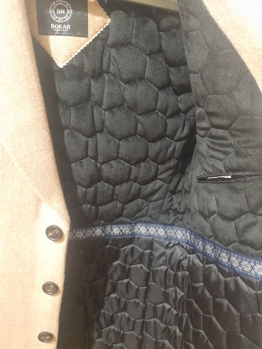 Erkaklar qishki paltosi sotiladi