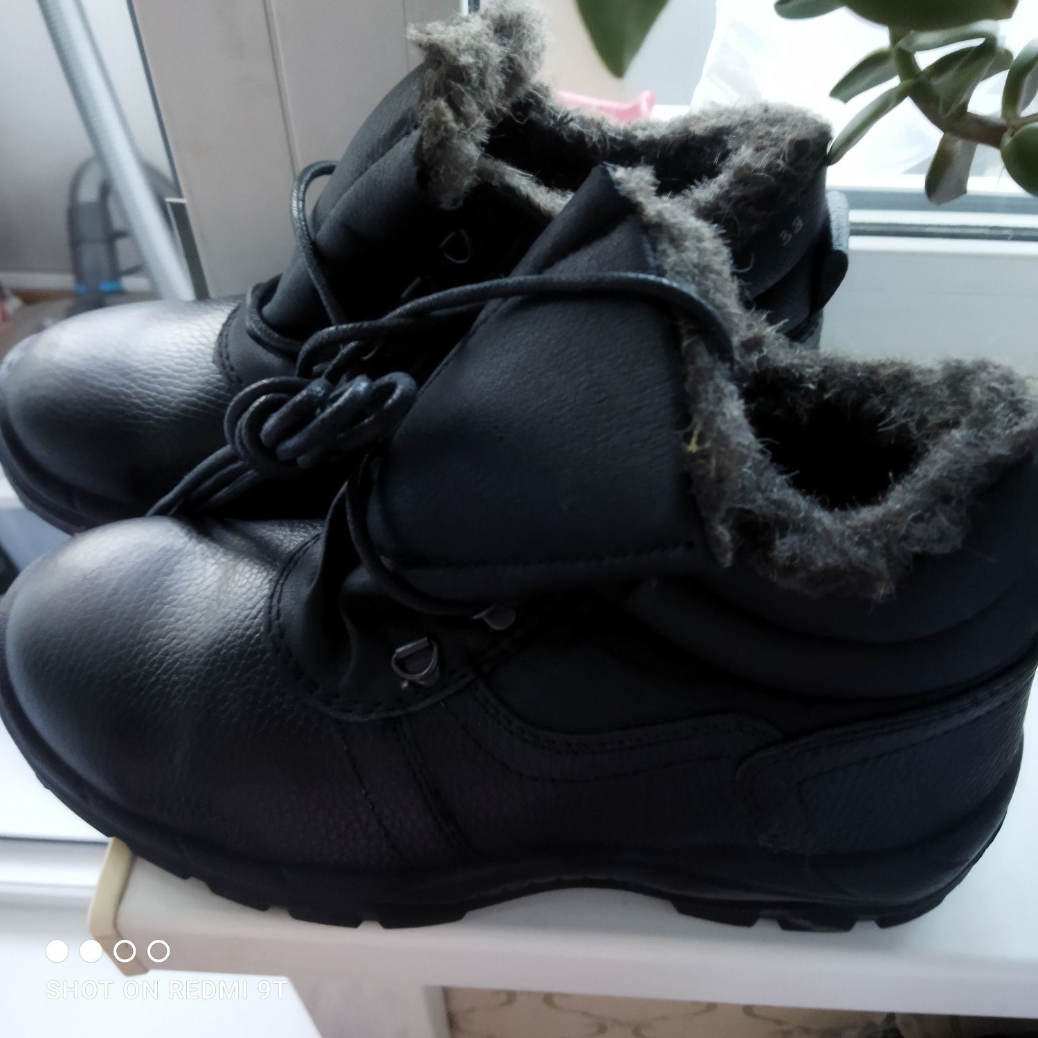 Зимние ботинки мужские 39