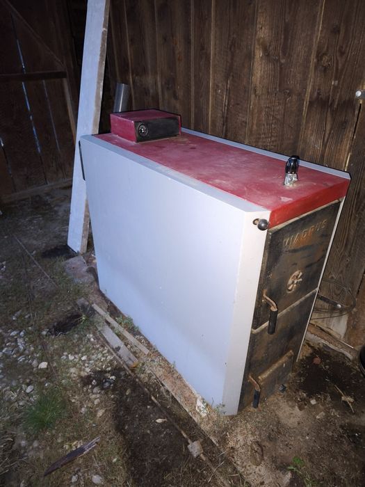 Vând centrala pe lemne marca viadrus 45 kw