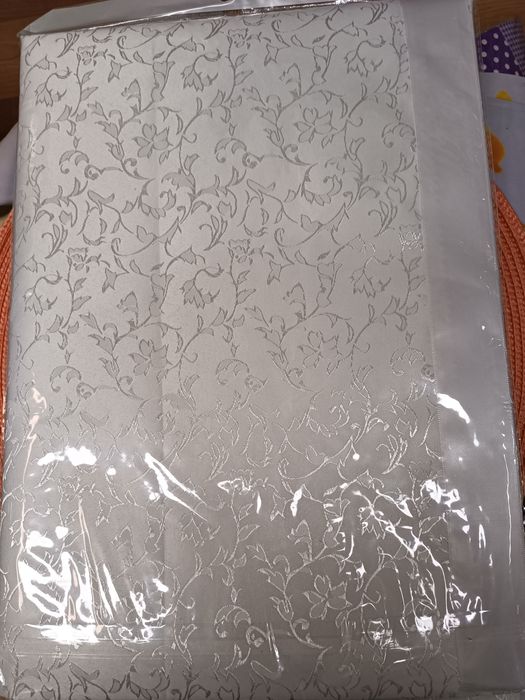 Скатерть тканевая.